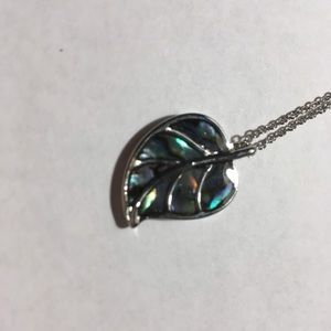 Leaf necklace with jade look.